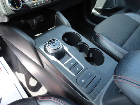 Used 2025 Ford Escape ST-Line Select AWD/4WD image 17