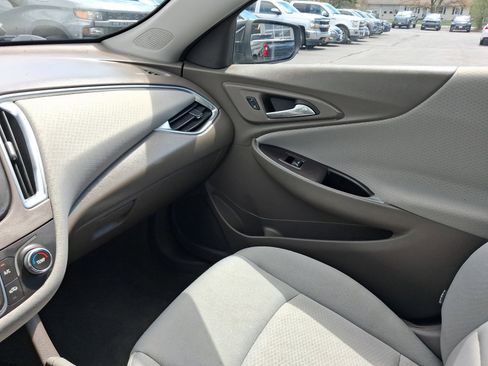Used 2016 Chevrolet Malibu LT FWD image 21