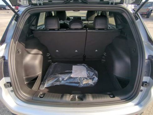 New 2026 Jeep Compass Latitude image 14