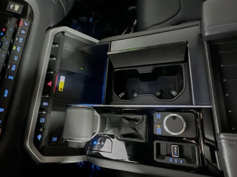 Used 2024 Toyota Tundra Platinum image 25