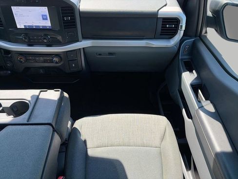 Used 2023 Ford F150 XLT RWD image 12
