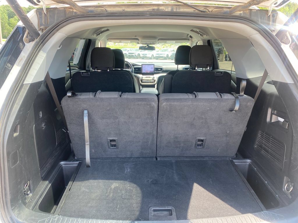Used 2023 Ford Explorer XLT AWD/4WD image 58