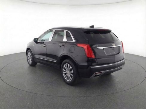 Used 2022 Cadillac XT5 Premium Luxury w/ LPO, Premium Carpet Package image 3