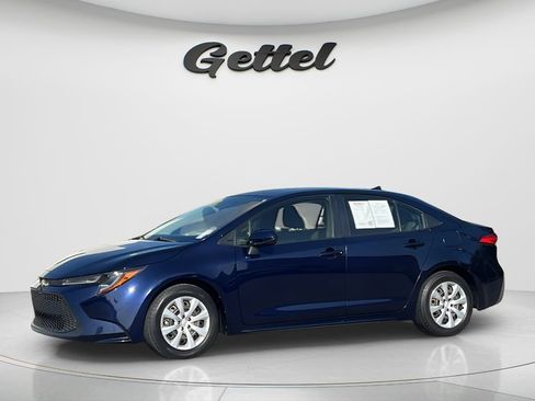 Used 2021 Toyota Corolla LE FWD image 1