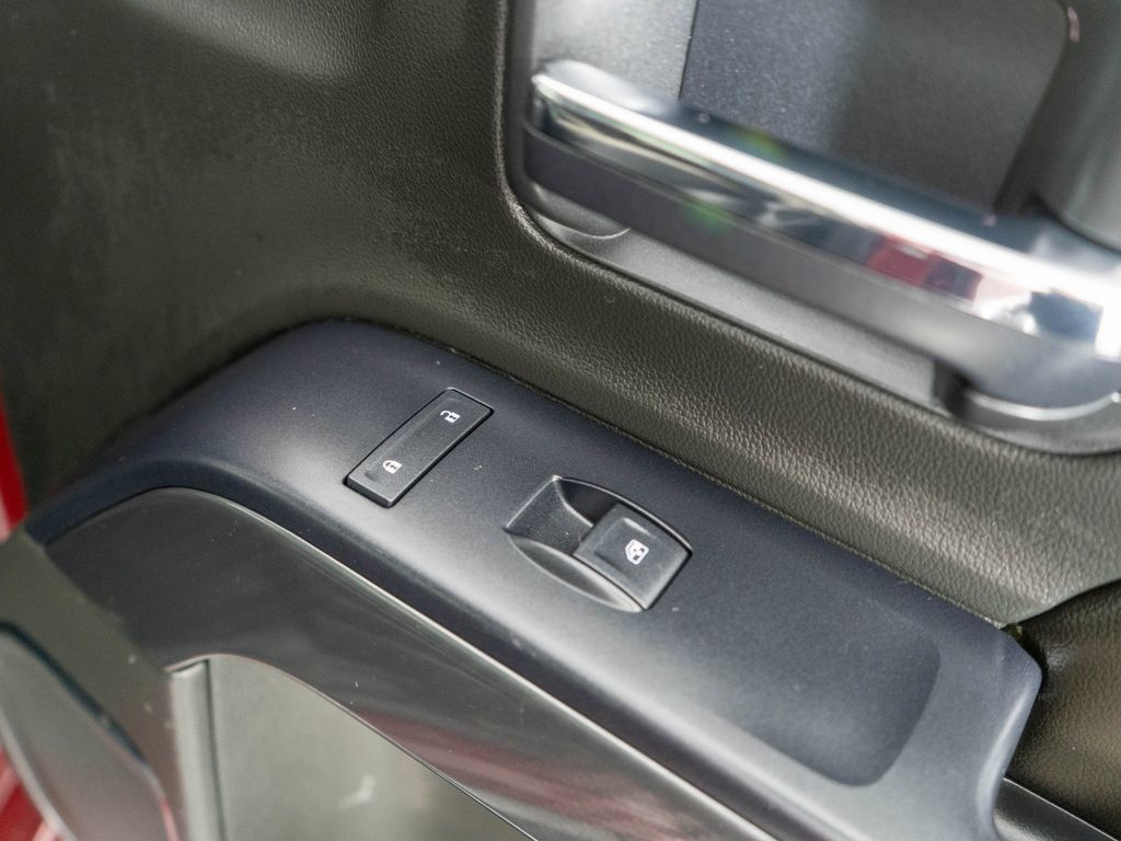 Used 2015 GMC Sierra 1500 SLE w/ All-Terrain Package AWD/4WD image 9