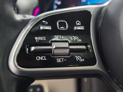 Used 2023 Mercedes-Benz GLB 250 4MATIC w/ Premium Package image 40