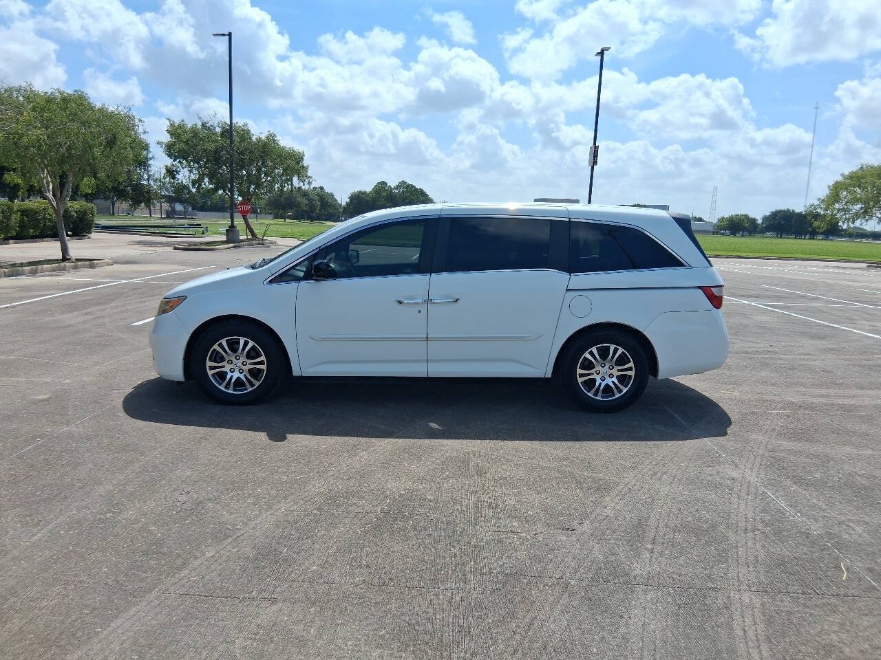 Used 2011 Honda Odyssey EX-L image 3