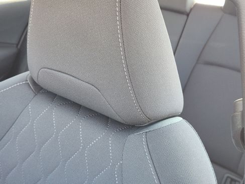 Used 2022 Toyota Corolla LE image 18