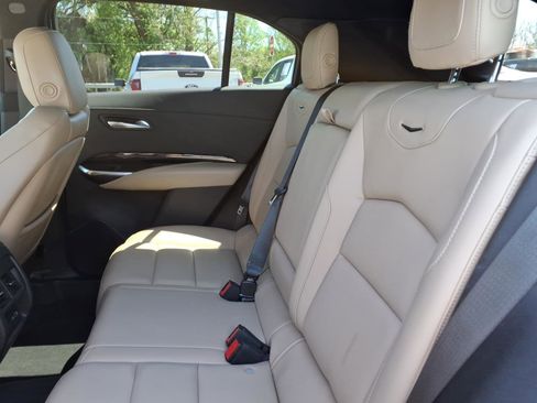 Used 2024 Cadillac XT4 Luxury AWD/4WD image 7