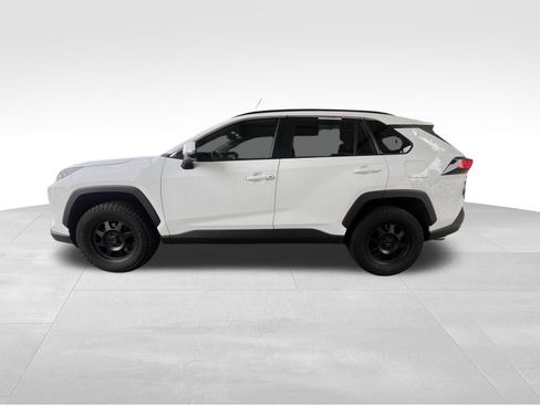 Used 2021 Toyota RAV4 LE AWD/4WD image 9