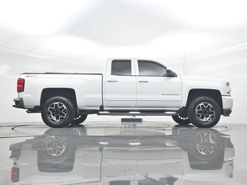 Used 2017 Chevrolet Silverado 1500 LT w/ All Star Edition AWD/4WD image 36