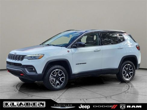 Certified 2024 Jeep Compass Trailhawk w/ Trailhawk Elite Group image 1