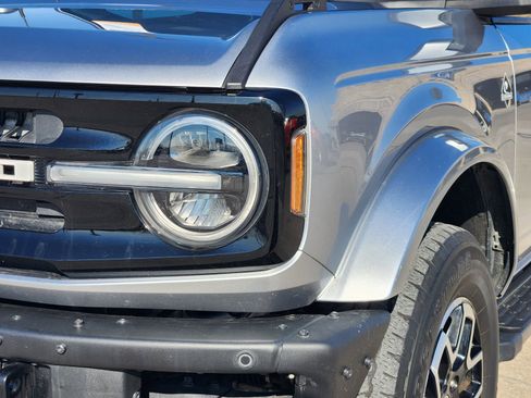 Used 2022 Ford Bronco Outer Banks image 11