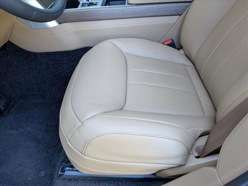 New 2026 Land Rover Range Rover SE image 4