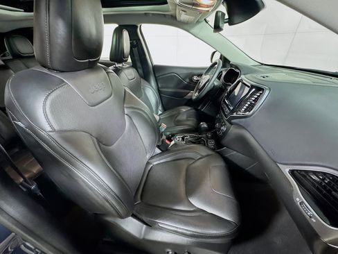 Used 2021 Jeep Cherokee Limited image 27