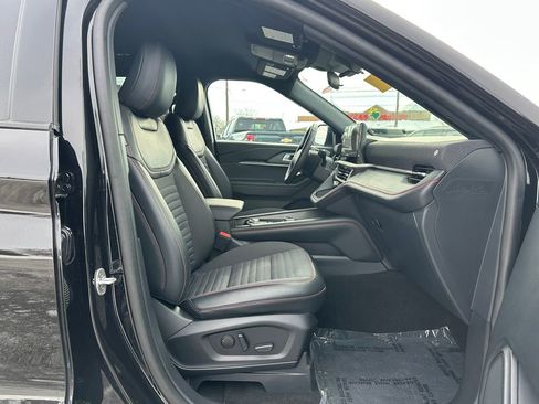 Used 2025 Ford Explorer ST-Line AWD/4WD image 24