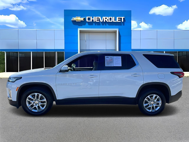 Used 2023 Chevrolet Traverse LS w/ Safety Package FWD image 5