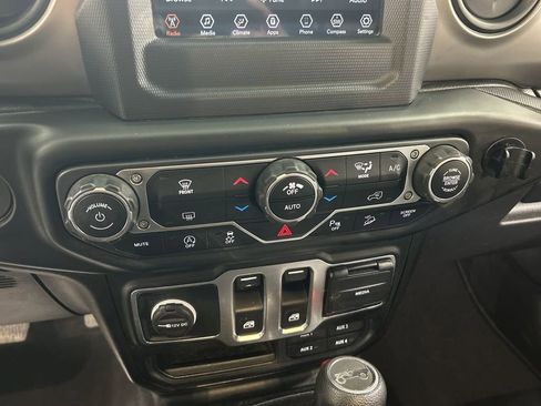 Used 2020 Jeep Wrangler Sport image 16