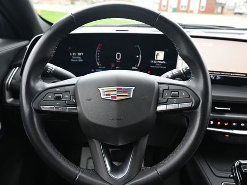 Used 2024 Cadillac XT4 Premium Luxury image 43