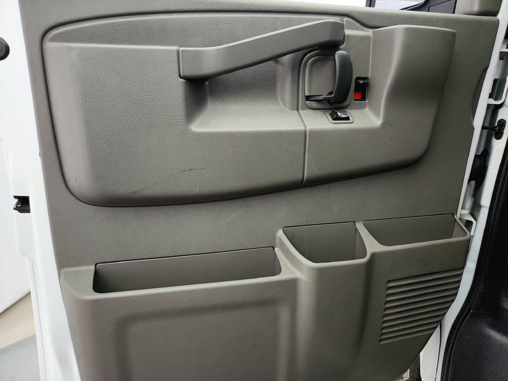 Used 2018 GMC Savana 2500 w/ Driver Convenience Package RWD image 16