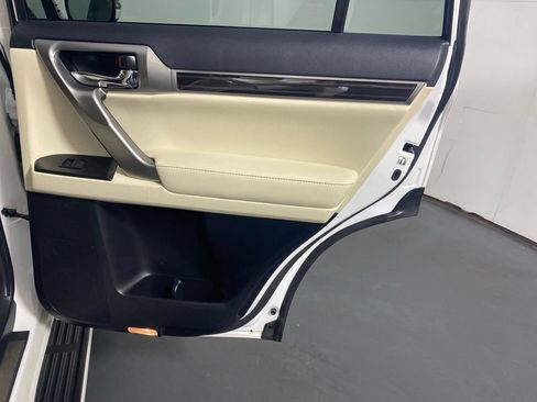 Certified 2023 Lexus GX 460 Premium w/ Premium Package AWD/4WD image 30