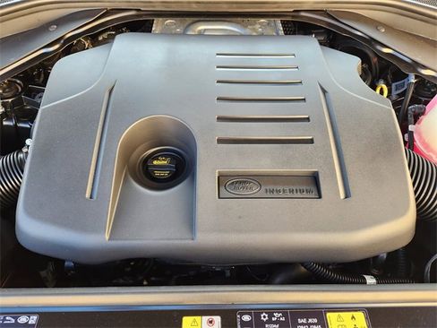 New 2026 Land Rover Range Rover SE image 21