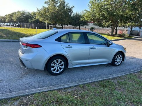 Used 2025 Toyota Corolla LE image 5