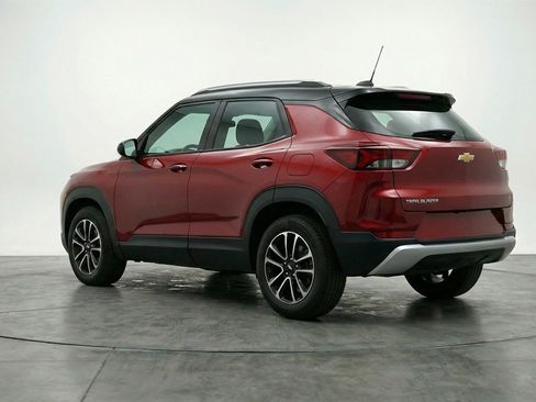 Used 2025 Chevrolet TrailBlazer LT image 6