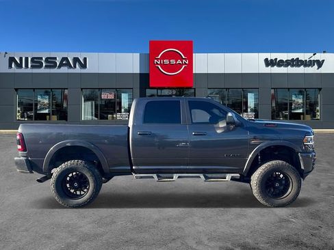 Used 2022 RAM 2500 Laramie w/ Night Edition AWD/4WD image 5
