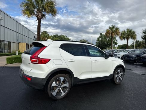 Used 2025 Volvo XC40 B5 Plus AWD/4WD image 19