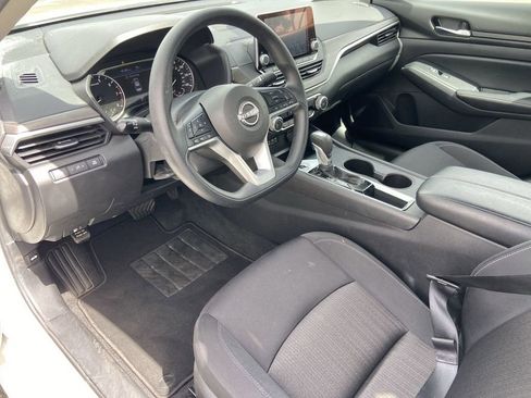 Used 2025 Nissan Altima 2.5 SV image 6