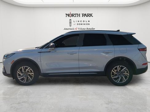 New 2026 Lincoln Corsair Premiere FWD image 6