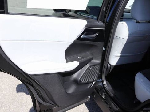 New 2025 Mitsubishi Outlander SE image 5