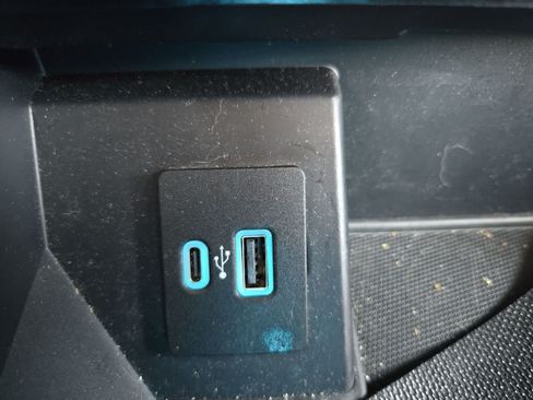 Used 2021 Ford F150 Lariat w/ Equipment Group 502A High AWD/4WD image 30