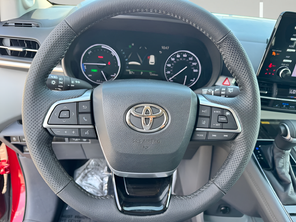 Used 2022 Toyota Sienna Limited FWD image 11
