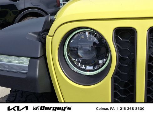 Used 2023 Jeep Wrangler Unlimited Rubicon 4xe AWD/4WD image 11