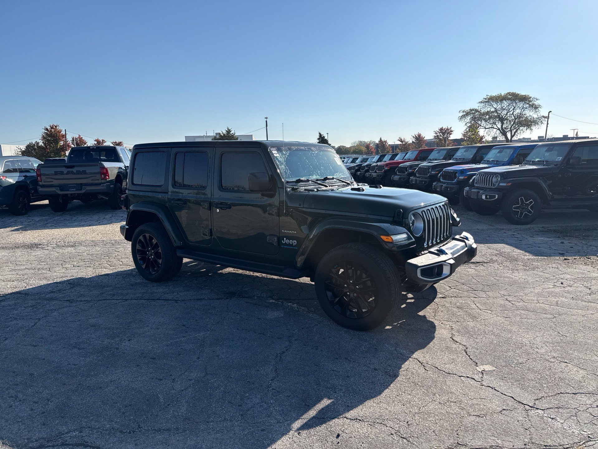 Used 2023 Jeep Wrangler Unlimited Sahara w/ Cold Weather Group AWD/4WD image 4