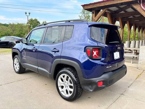 Used 2016 Jeep Renegade Latitude AWD/4WD image 2