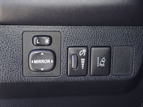Used 2018 Toyota RAV4 XLE FWD image 14