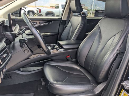 Used 2023 Lincoln Nautilus AWD w/ Premium Package image 27