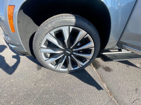 New 2026 Cadillac Escalade Luxury w/ Touring Package image 21