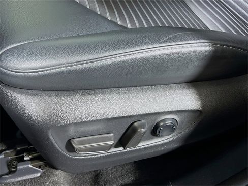 Certified 2024 Toyota Highlander XSE image 18