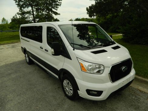 Used 2022 Ford Transit 350 XLT RWD image 3