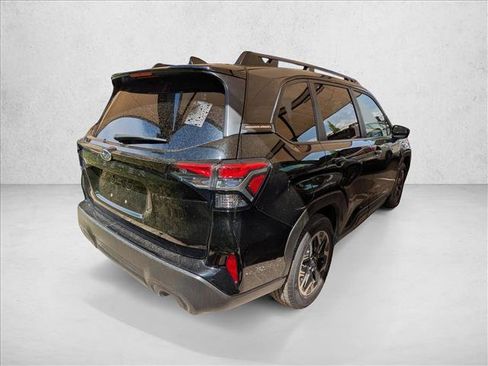 Used 2025 Subaru Forester Premium AWD/4WD image 4