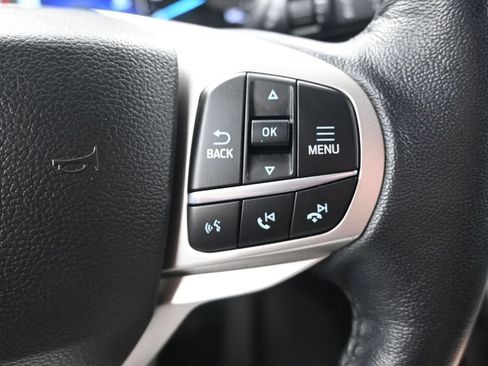 Used 2022 Ford Explorer XLT w/ Equipment Group 202A AWD/4WD image 26
