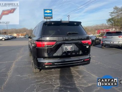 Used 2024 Toyota Sequoia image 7