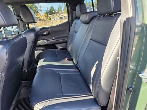 Used 2021 Toyota Tacoma TRD Off-Road w/ TRD Premium Off Road Package image 7