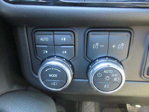 New 2026 GMC Yukon XL Denali image 18