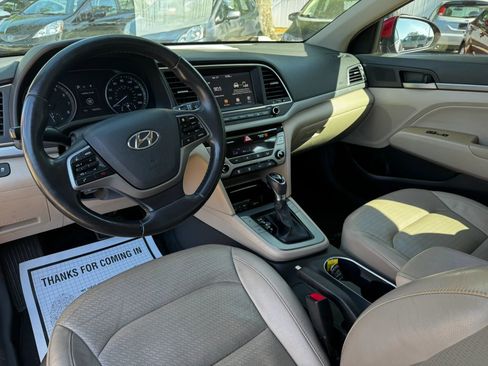 Used 2017 Hyundai Elantra Limited image 13