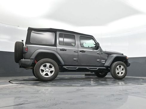 Used 2018 Jeep Wrangler Unlimited Sport S image 43